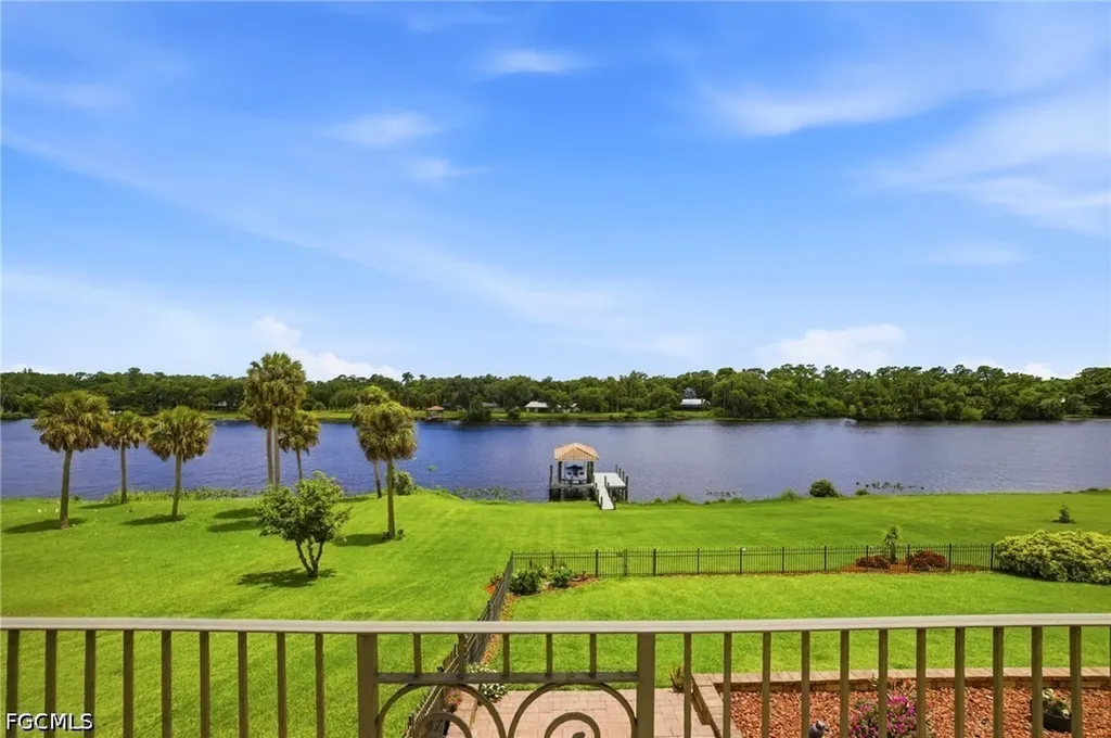 2504 Caloosa Shores Drive Labelle FL 33935