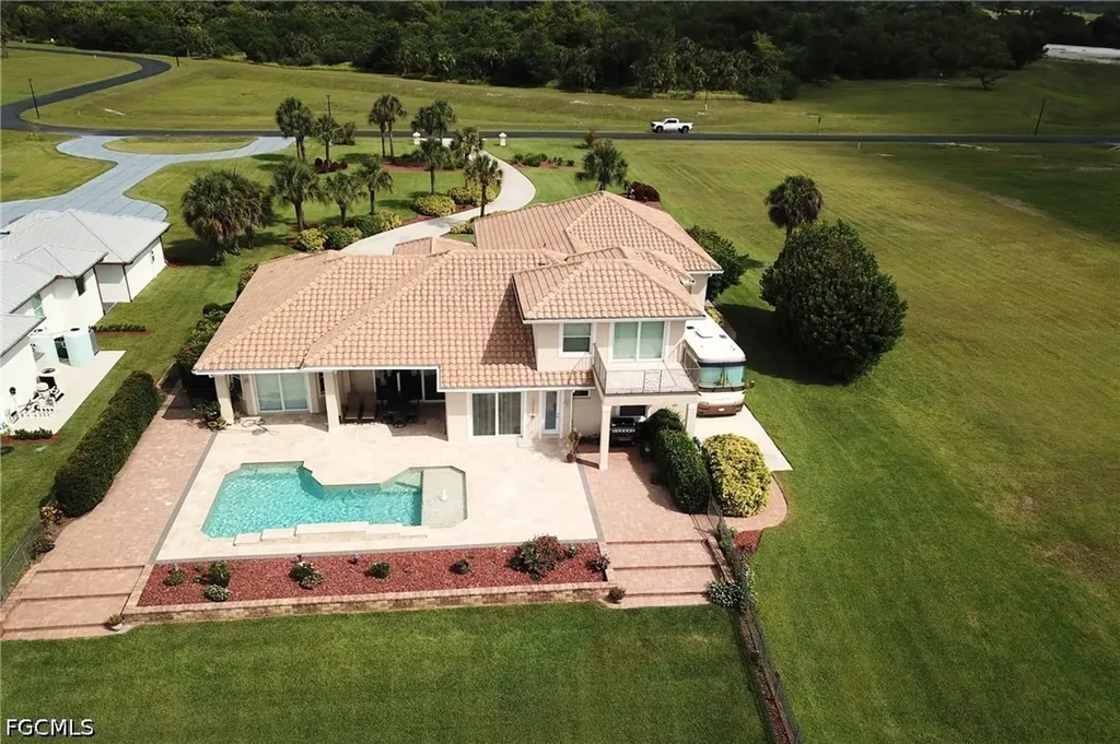 2504 Caloosa Shores Drive Labelle FL 33935