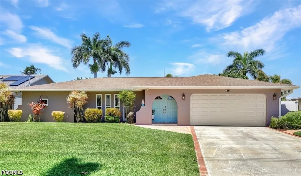 703 SE 33rd Terrace Cape Coral FL 33904