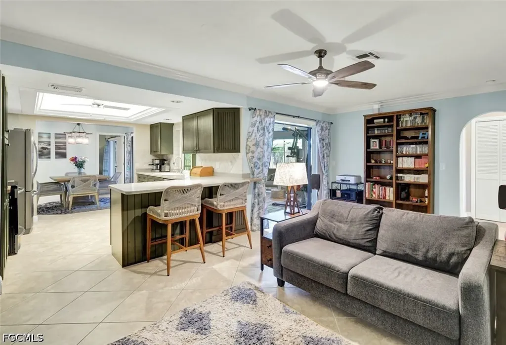703 SE 33rd Terrace Cape Coral FL 33904
