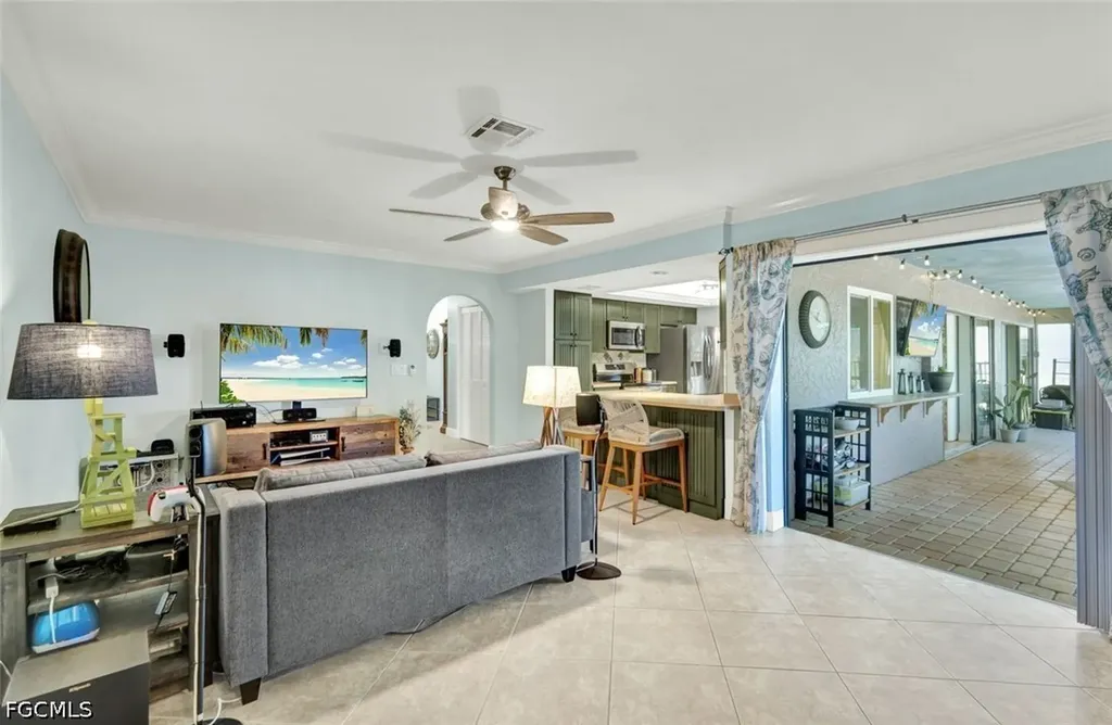 703 SE 33rd Terrace Cape Coral FL 33904