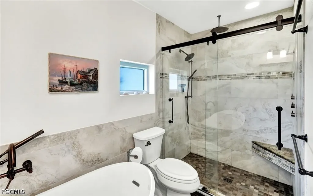 703 SE 33rd Terrace Cape Coral FL 33904