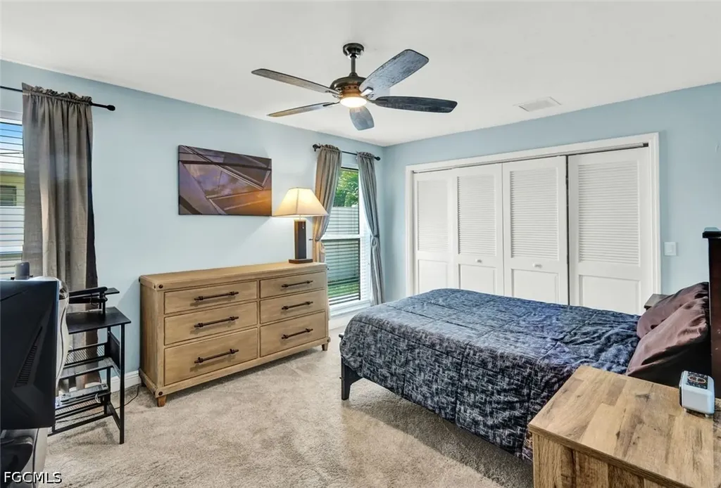 703 SE 33rd Terrace Cape Coral FL 33904