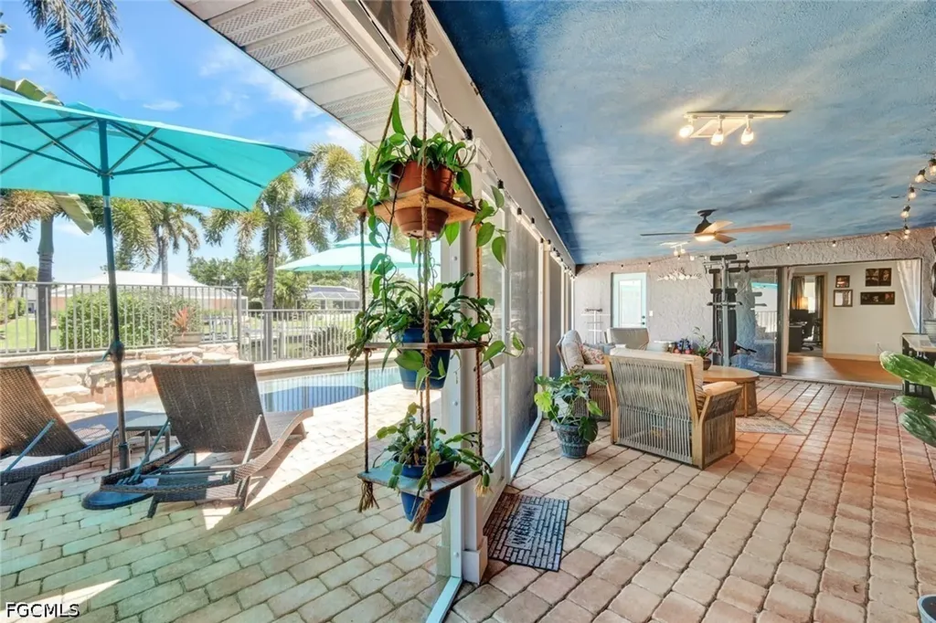 703 SE 33rd Terrace Cape Coral FL 33904