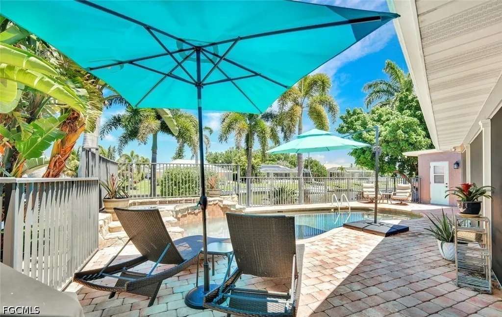 703 SE 33rd Terrace Cape Coral FL 33904
