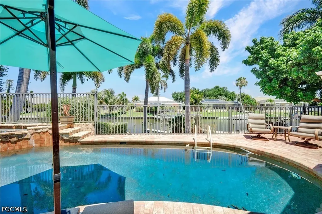 703 SE 33rd Terrace Cape Coral FL 33904