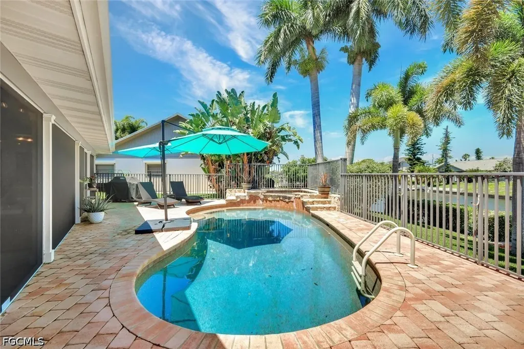 703 SE 33rd Terrace Cape Coral FL 33904