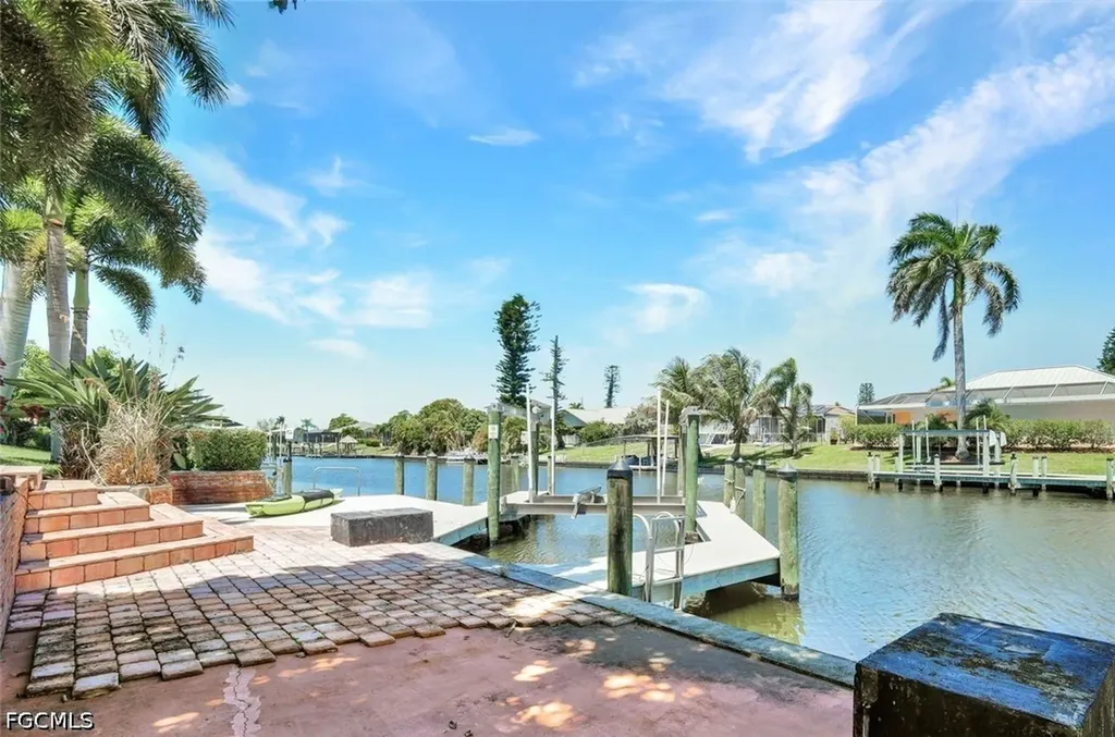 703 SE 33rd Terrace Cape Coral FL 33904
