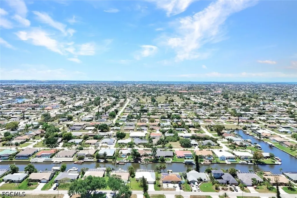 703 SE 33rd Terrace Cape Coral FL 33904