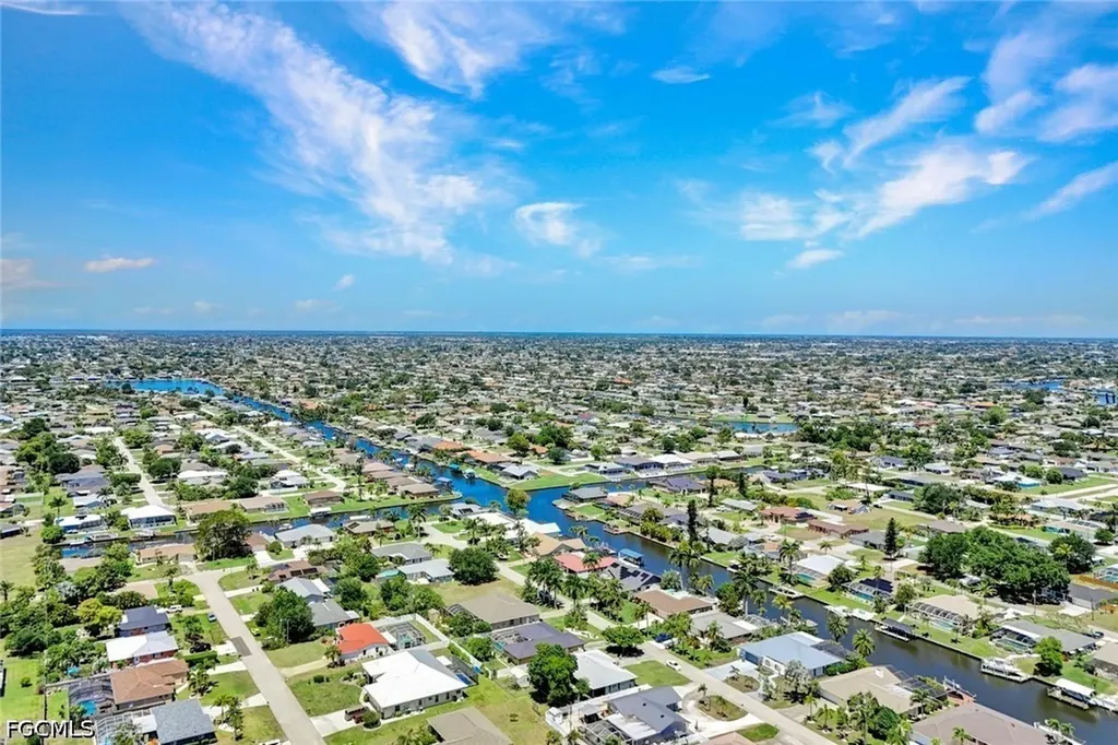 703 SE 33rd Terrace Cape Coral FL 33904