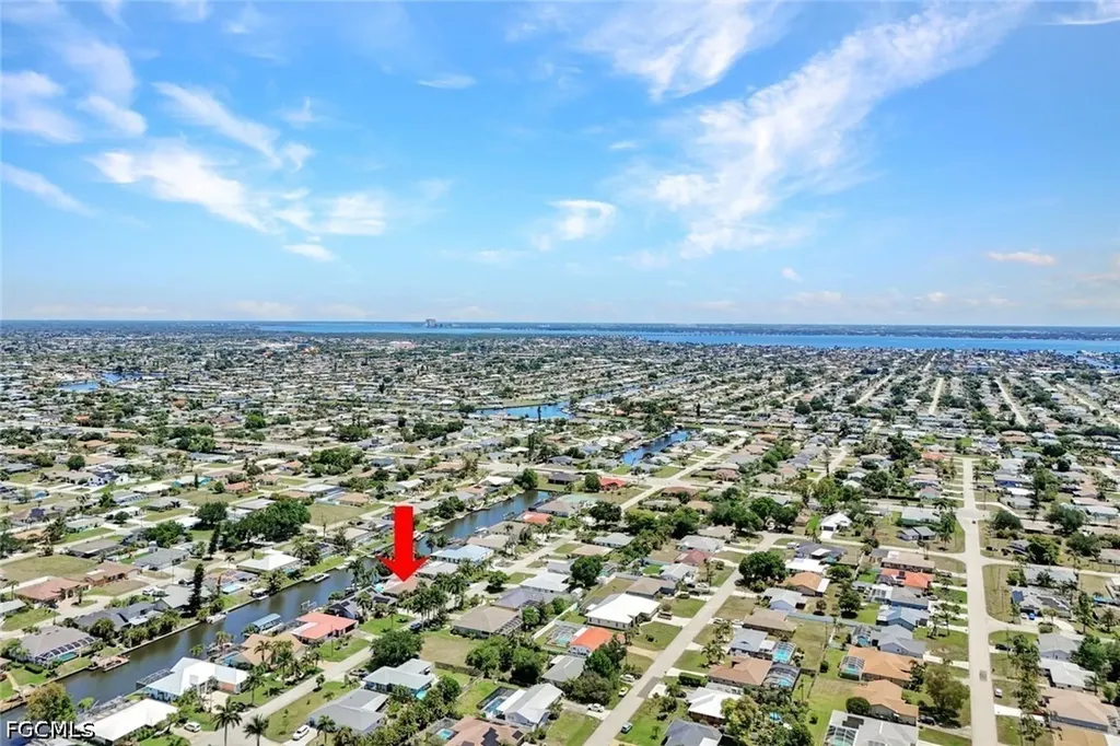 703 SE 33rd Terrace Cape Coral FL 33904