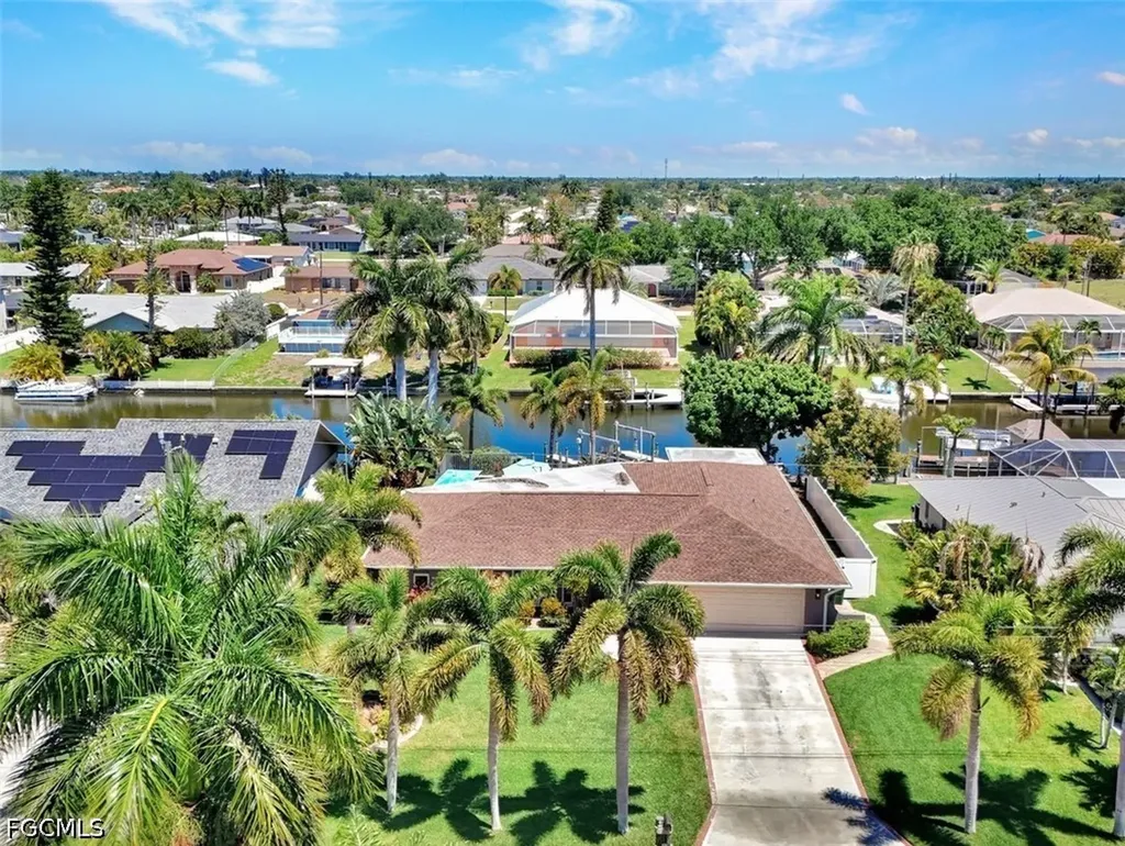 703 SE 33rd Terrace Cape Coral FL 33904