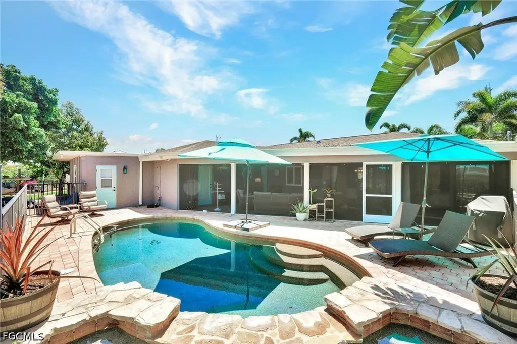 703 SE 33rd Terrace Cape Coral FL 33904