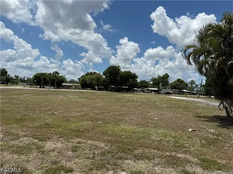 19279 Arrowhead Lane North Fort Myers FL 33903