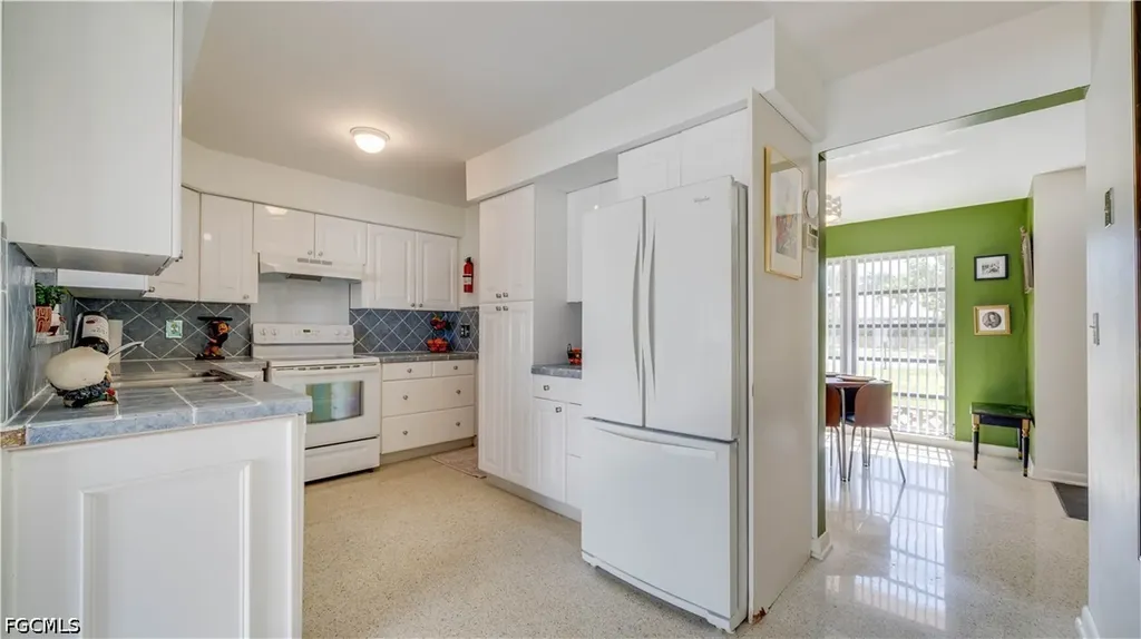 3520 SE 3rd Place Cape Coral FL 33904