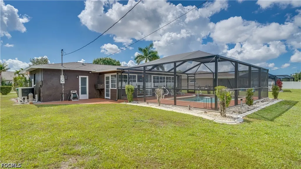 3520 SE 3rd Place Cape Coral FL 33904