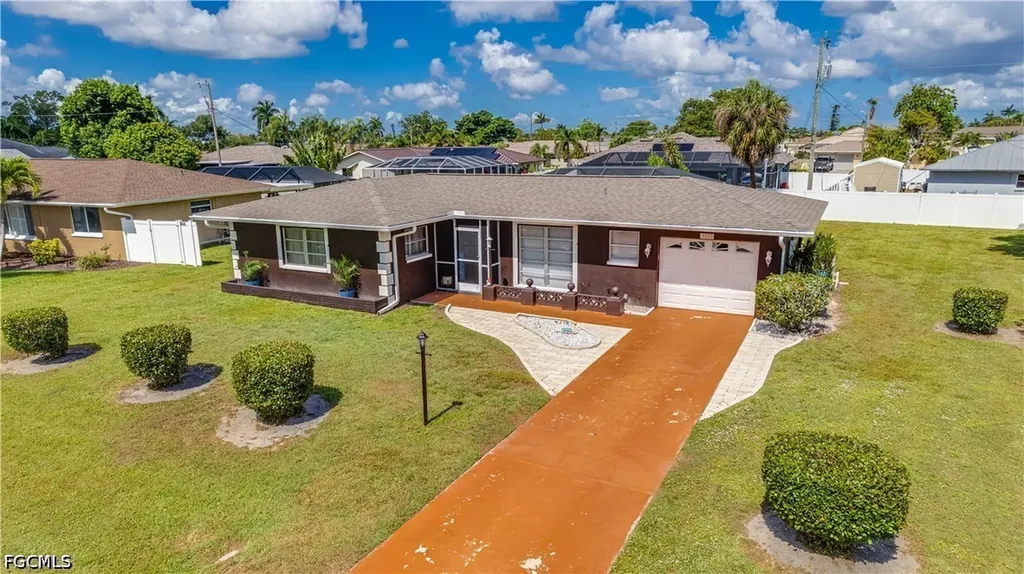 3520 SE 3rd Place Cape Coral FL 33904