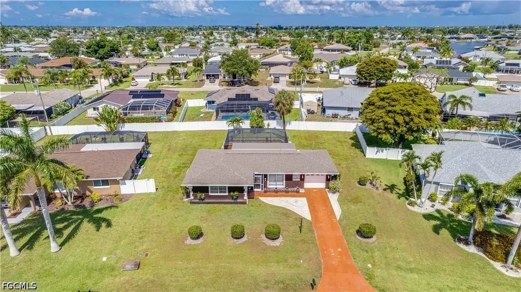 3520 SE 3rd Place Cape Coral FL 33904