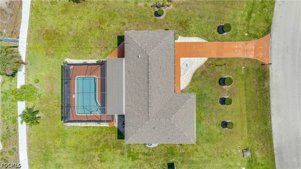 3520 SE 3rd Place Cape Coral FL 33904