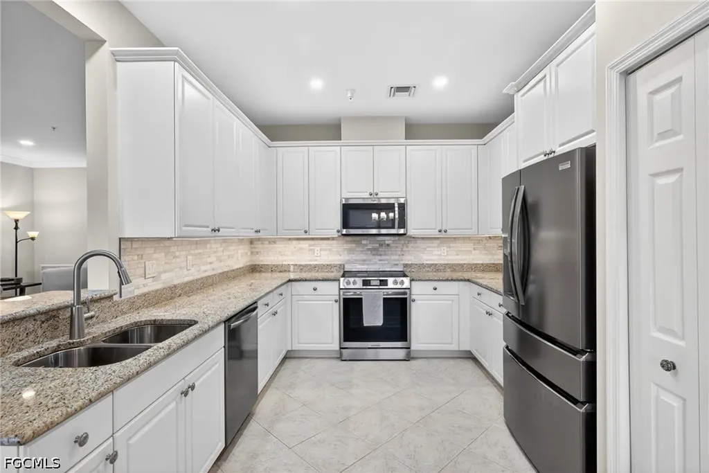 16521 Goldenrod Lane Alva FL 33920
