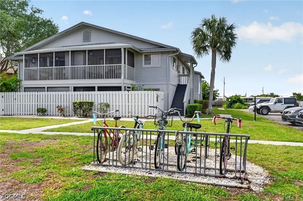 5735 Foxlake Drive North Fort Myers FL 33917