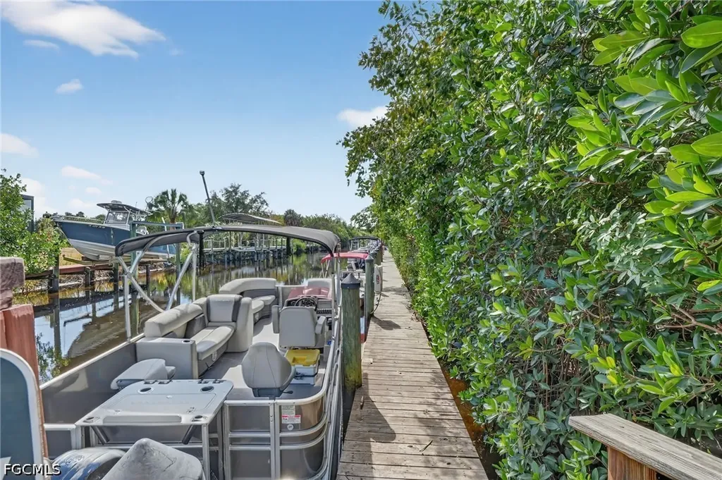 5735 Foxlake Drive North Fort Myers FL 33917