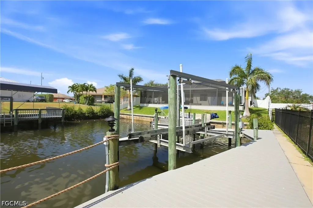 122 SE 29th Street Cape Coral FL 33904