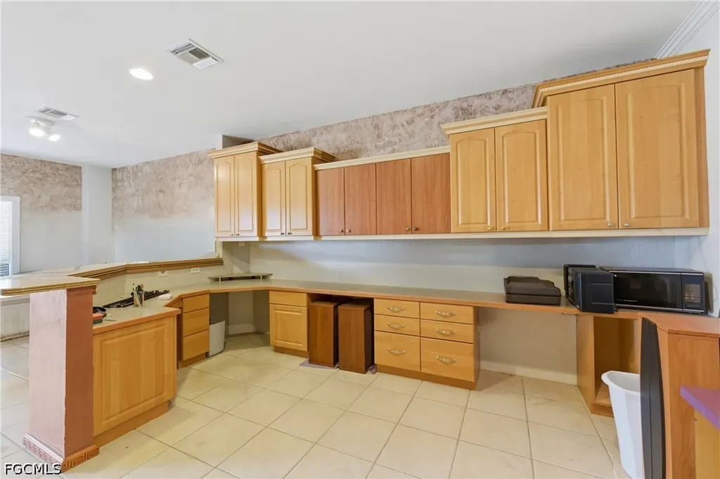 927 SE 13th Avenue Cape Coral FL 33990