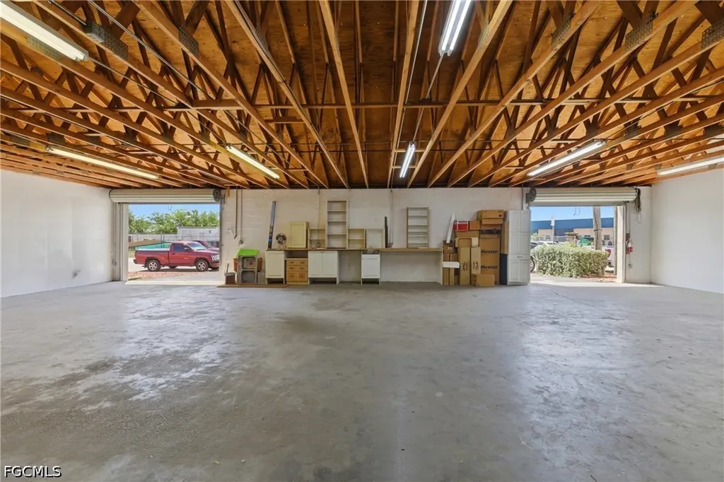 927 SE 13th Avenue Cape Coral FL 33990