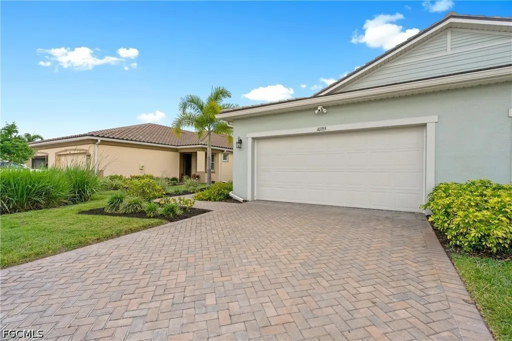 10355 Bonavie Cove Drive Fort Myers FL 33966