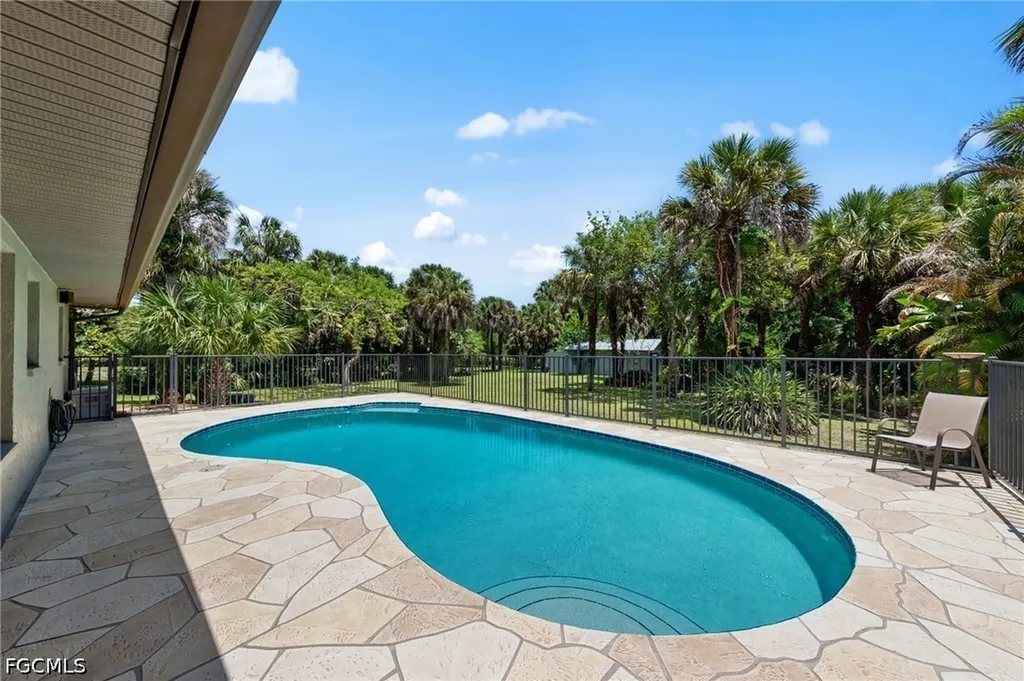 1090 13th Street SW Naples FL 34117