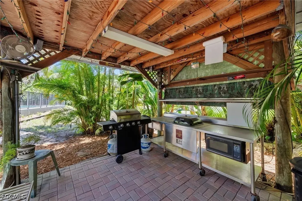 1090 13th Street SW Naples FL 34117