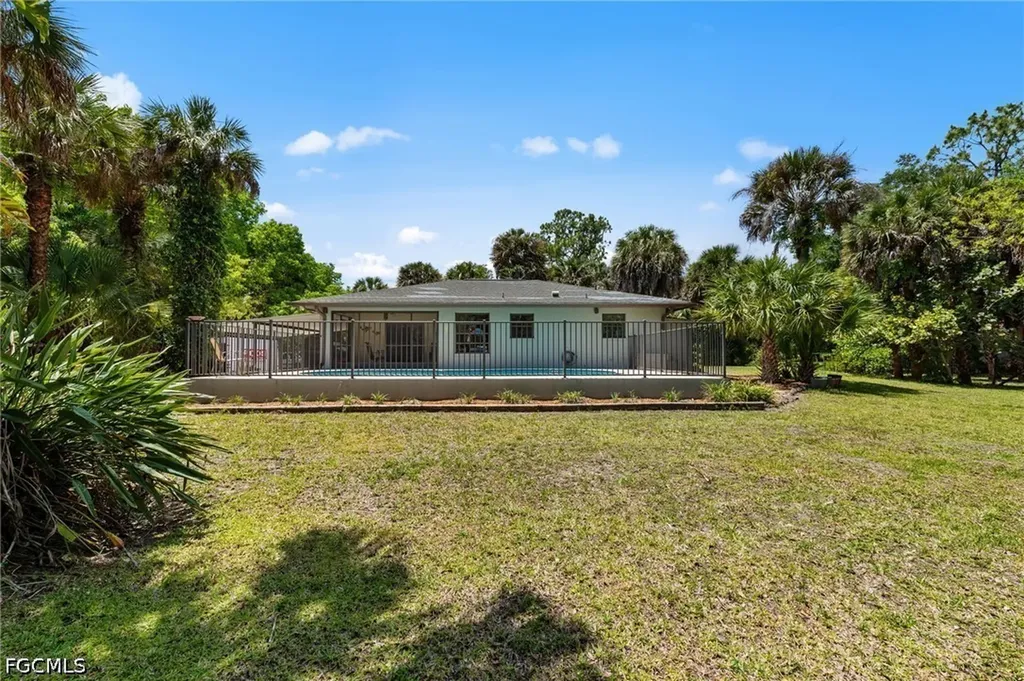 1090 13th Street SW Naples FL 34117