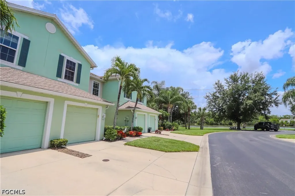 3630 Pine Oak Circle Fort Myers FL 33916
