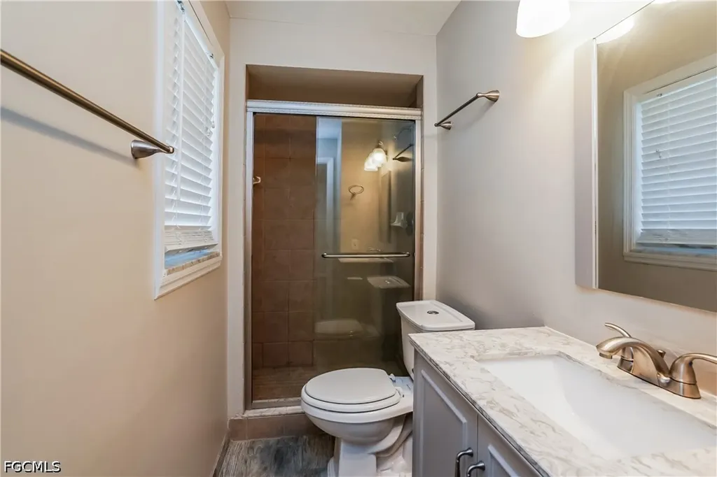1437 SE 14th Terrace Cape Coral FL 33990