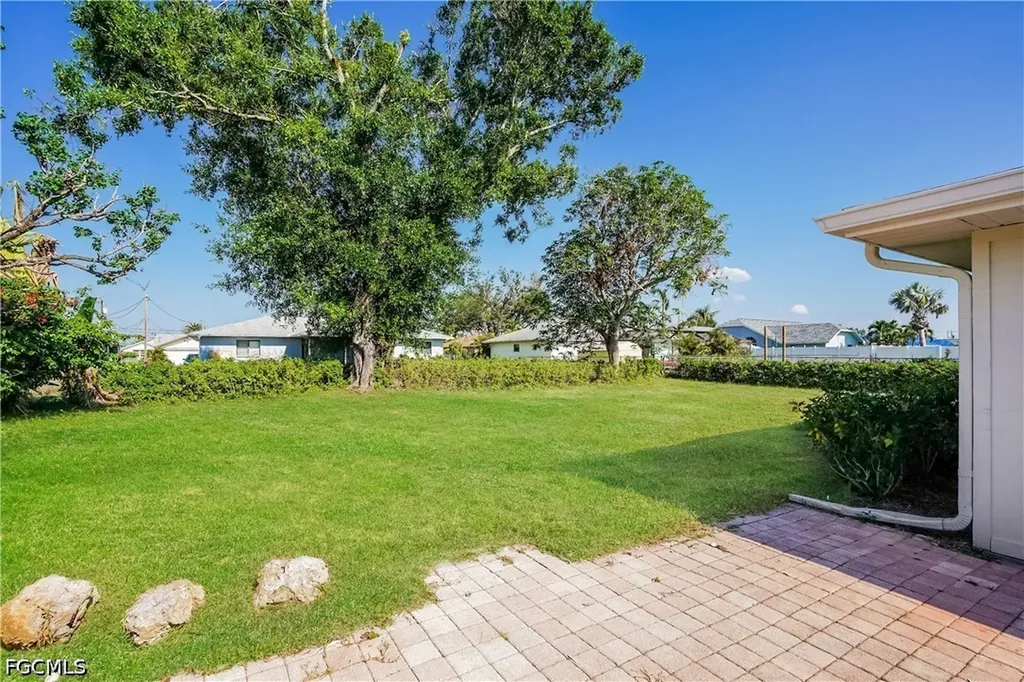 1437 SE 14th Terrace Cape Coral FL 33990