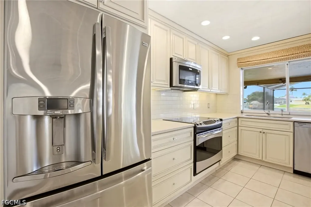 1141 SE 28th Terrace Cape Coral FL 33904