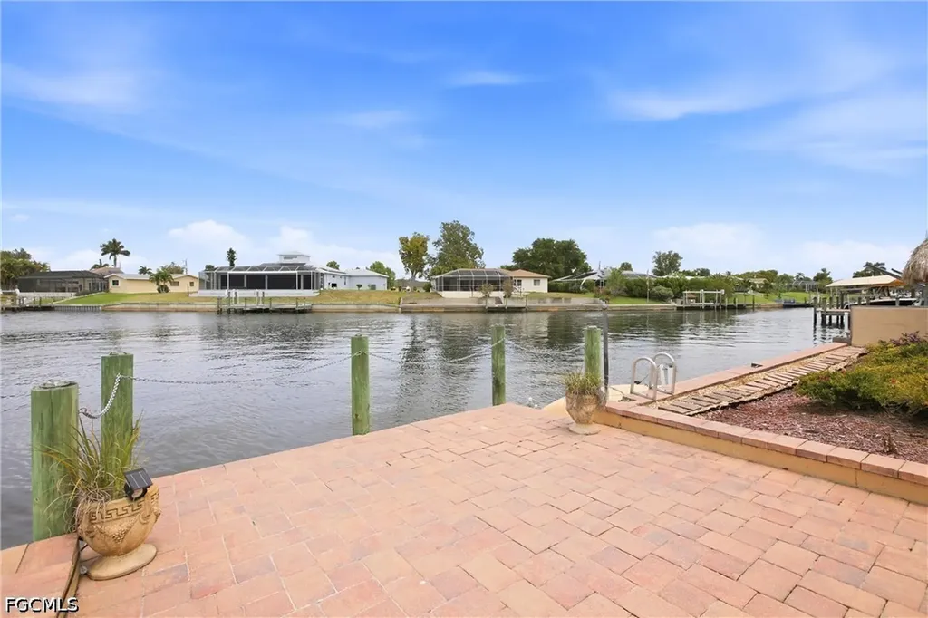 1141 SE 28th Terrace Cape Coral FL 33904
