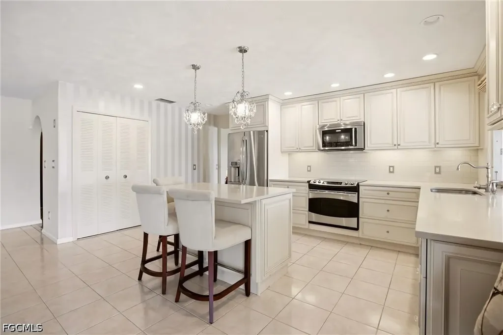 1141 SE 28th Terrace Cape Coral FL 33904