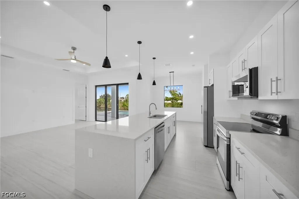 3543 NE 14th Place Cape Coral FL 33909