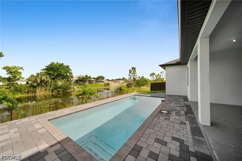 3423 NE 13th Avenue Cape Coral FL 33909