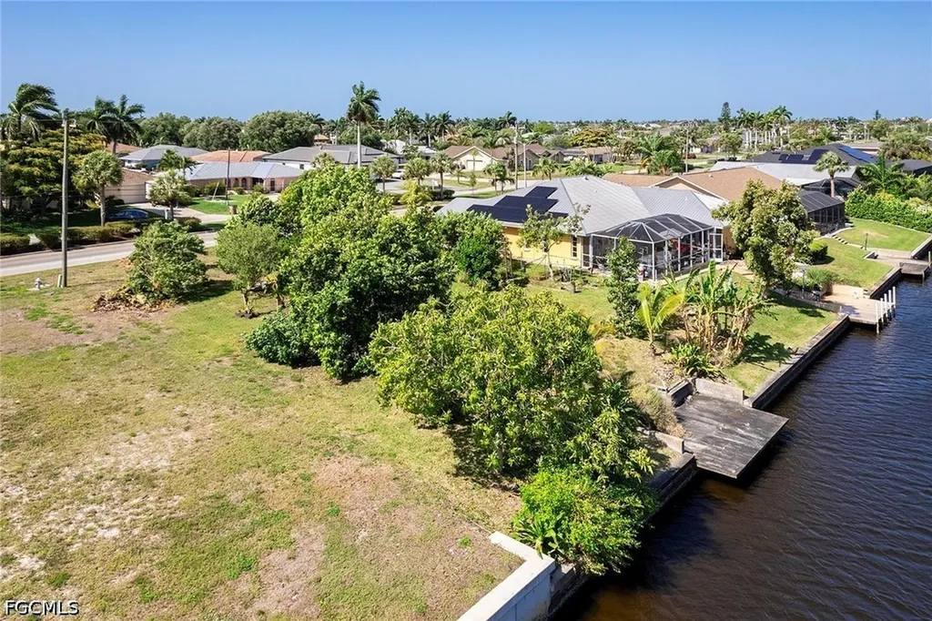 2411 Everest Parkway Cape Coral FL 33904