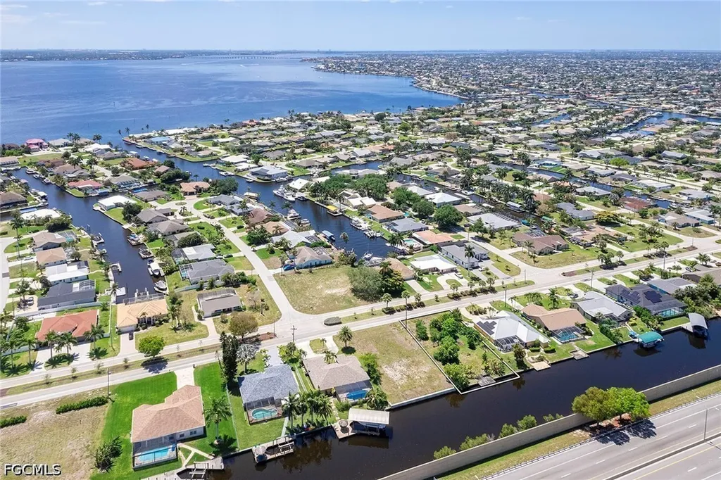 2411 Everest Parkway Cape Coral FL 33904
