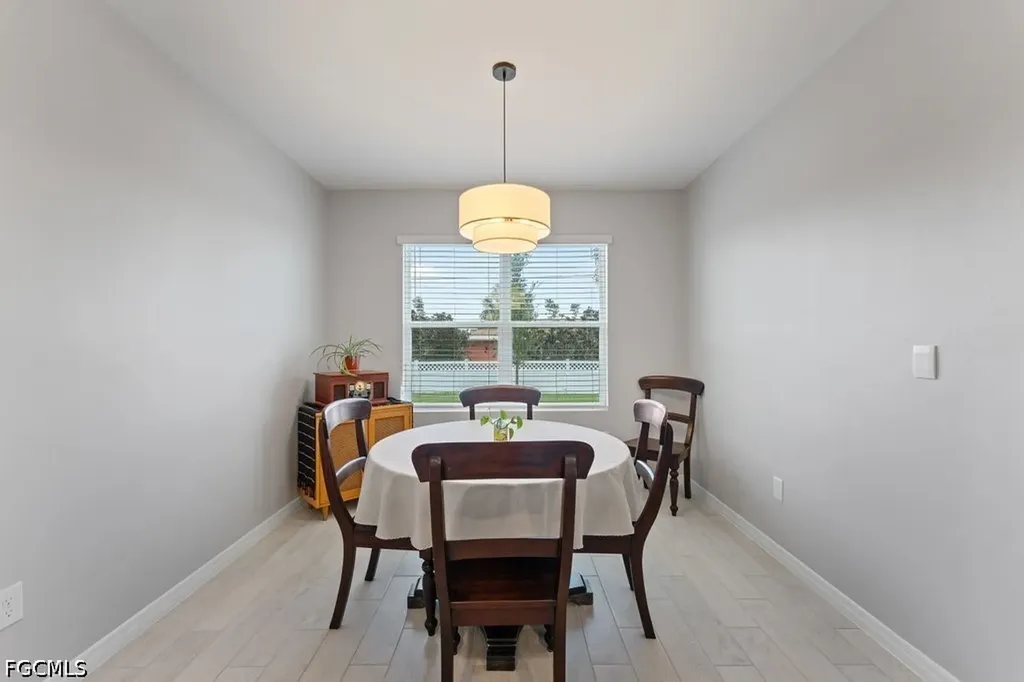 2721 SW 11th Court Cape Coral FL 33914