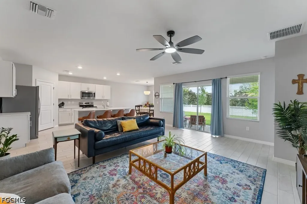 2721 SW 11th Court Cape Coral FL 33914