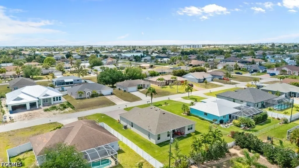 2721 SW 11th Court Cape Coral FL 33914