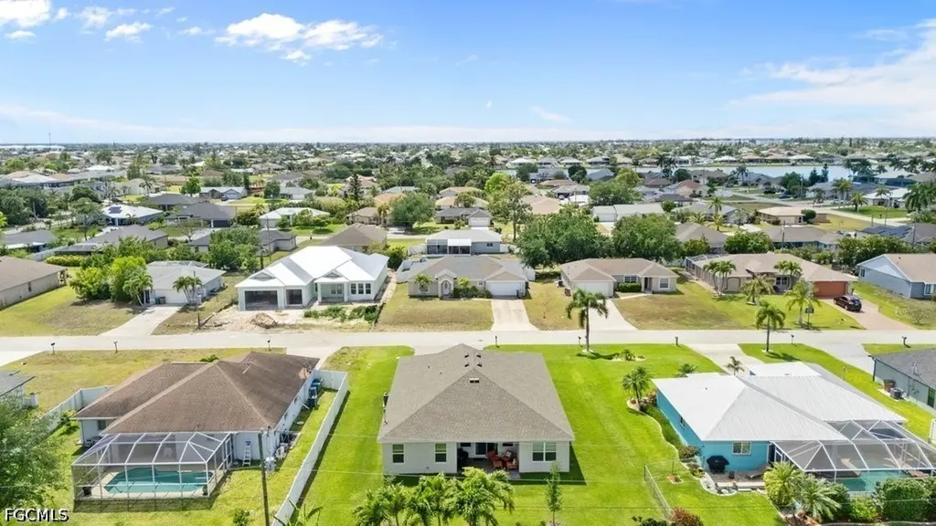 2721 SW 11th Court Cape Coral FL 33914