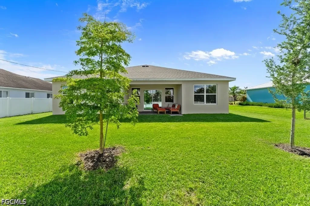 2721 SW 11th Court Cape Coral FL 33914