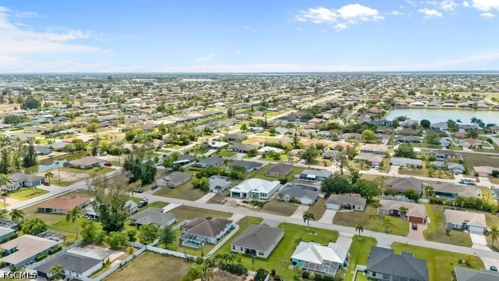 2721 SW 11th Court Cape Coral FL 33914