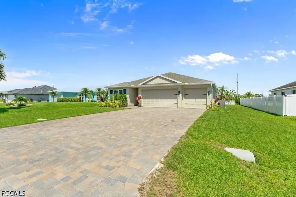 2721 SW 11th Court Cape Coral FL 33914
